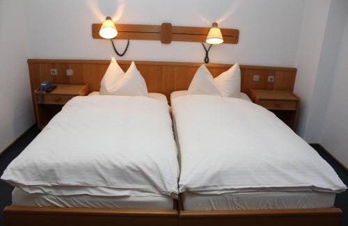 Bad Zwesten Hôtel | Hotel- Restaurant Zum Kleinen König