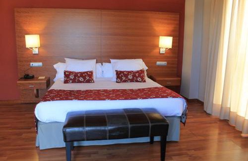 Calderon Hôtel | Hotel Restaurante El Tollo