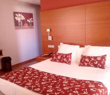 Calderon Hôtel | Hotel Restaurante El Tollo