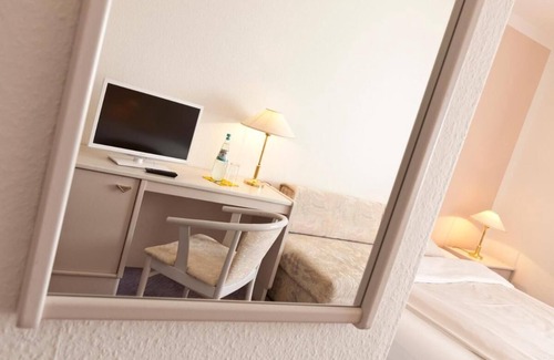 Stavenhagen Hôtel | Hotel Reutereiche GmbH