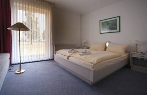 Stavenhagen Hôtel | Hotel Reutereiche GmbH