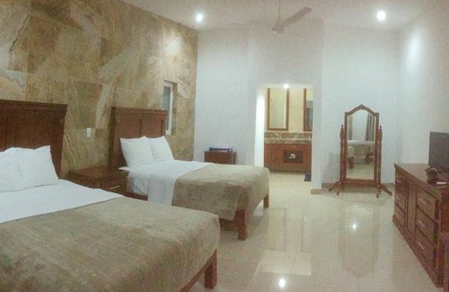 San Blas Hôtel | Hotel Room #1, 2 Queen Beds, Private Bath, Pool & Spa with Hidromassage