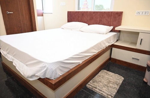 Ranchi Hôtel | Hotel Royal Radiant: Double bedroom with private Bathroom ,WiFi and AC and Lift.