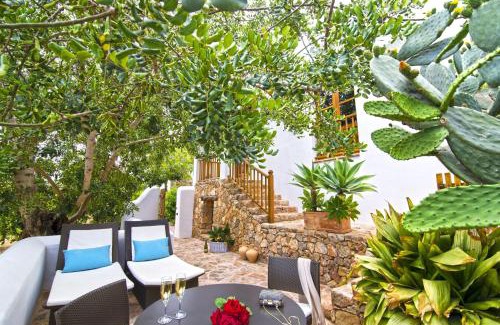 Sant Carles de Peralta Maison | Hotel Rural & Spa Can Curreu
