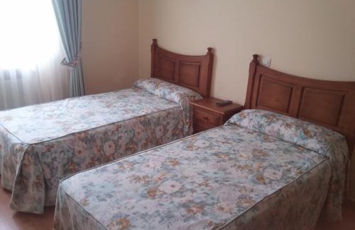 Pino de Bureba Hôtel | Hotel Rural Puerta de Caderechas