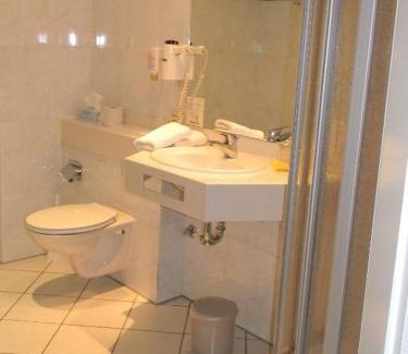 Oberdorla Hôtel | HOTEL S Norderstedt