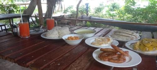 Polonnaruwa Maison | Hotel Sanjana & Restaurant