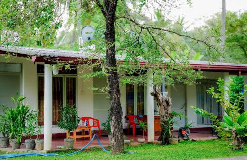 Polonnaruwa Maison | Hotel Sanjana & Restaurant
