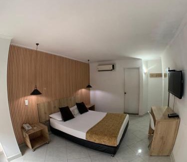 Florida Nueva Hôtel | Hotel Santorini la 70