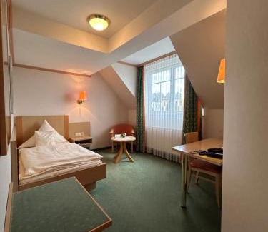 Bornheim Hôtel | Hotel Schmärrnche