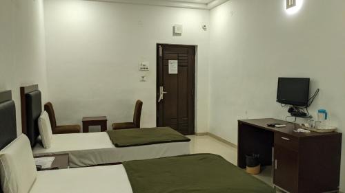 Gangavathi Hôtel | Hotel SSLR ,Gangavathi