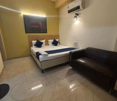 Pitampura Hôtel | Hotel Star Near railway station