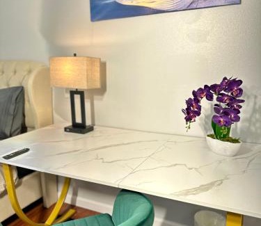 Communipaw Maison | Hotel-Style, No Host, Professionally Managed ID252