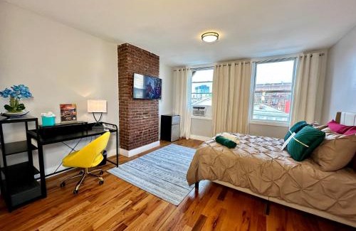 McGinley Square Maison | Hotel-Style, No Host, Professionally Managed ID265