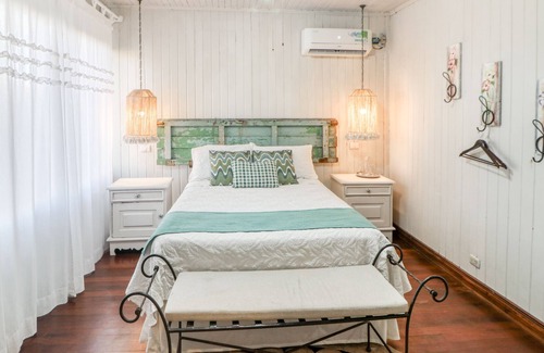 La Cruz Maison | Hotel-style suite in amazing family-owned hotel, restaurant & bar, & fast WiFi