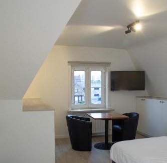 Oostrozebeke Hôtel | Hotel Swaenenburg