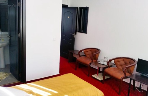 Caciulata Hôtel | Hotel Teilor