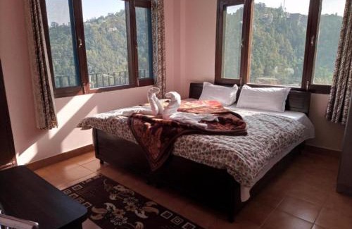 Shimla Hôtel | Hotel Thakur Home's Mountain View - Outdoor furniture - Picnic Area