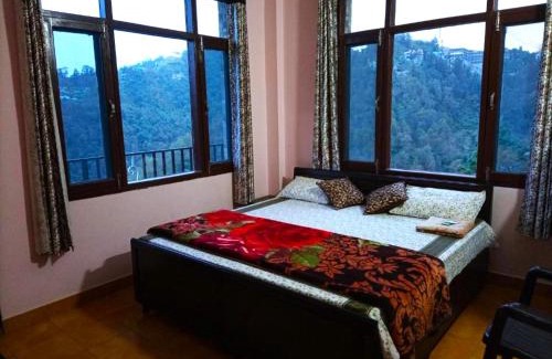 Shimla Hôtel | Hotel Thakur Home's Mountain View - Outdoor furniture - Picnic Area