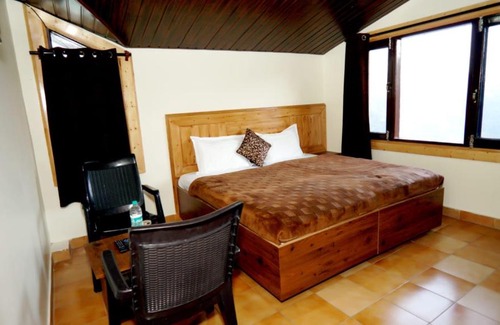 Shimla Hôtel | Hotel Thakur Home's Mountain View - Outdoor furniture - Picnic Area