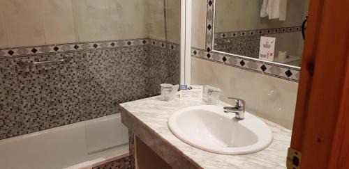 La Algaba Hôtel | Hotel Torre De Los Guzmanes