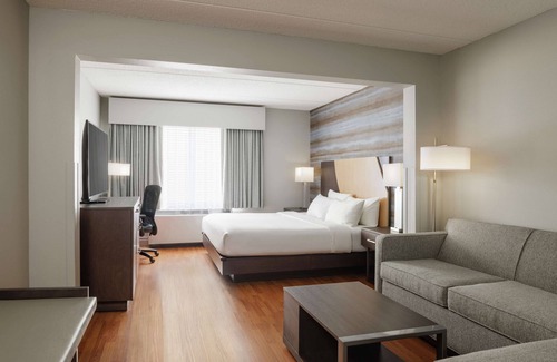 Newtonville Hôtel | Hotel Trilogy Albany Airport, Tapestry Collection by Hilton
