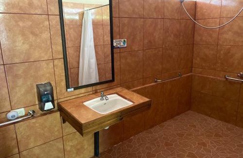 Rivas Hôtel | Hotel Uran