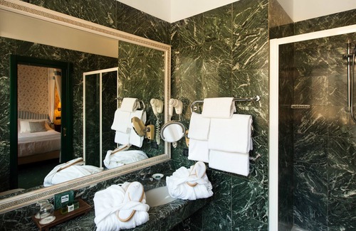 Historic Centre Hôtel | Hotel Victoria & Iside Spa