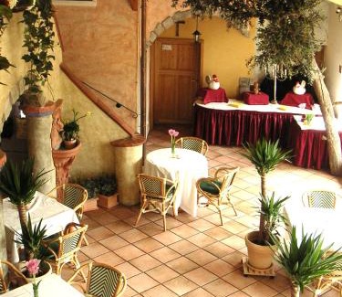Lauenfoerde Hôtel | Hotel Vier Spitzen