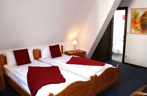 Celle Hôtel | Hotel Village