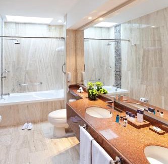 Chico Reservado Hôtel | Hotel Windsor House Inn By GEH Suites