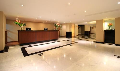 Chico Reservado Hôtel | Hotel Windsor House Inn By GEH Suites