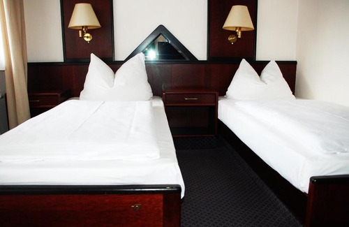 Sievershagen Hôtel | Hotel Ziegenkrug Rostocker Tor