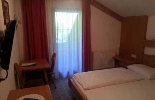 Juns Hôtel | Hotel zum grünen Tor