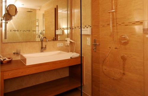 Juns Hôtel | Hotel zum grünen Tor