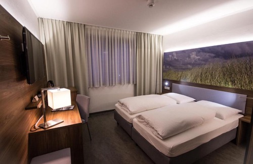 Neutraubling Hôtel | Hotel7Continents