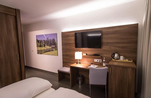 Neutraubling Hôtel | Hotel7Continents