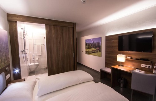 Neutraubling Hôtel | Hotel7Continents