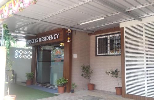 Kopar Khairane Hôtel | Hotels In Ghansoli With Air Conditioner, Smoking, Laundry