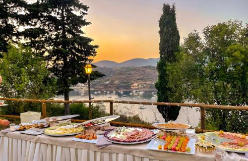 Naregno Hôtel | HOTIDAY Room Collection - Porto Azzurro