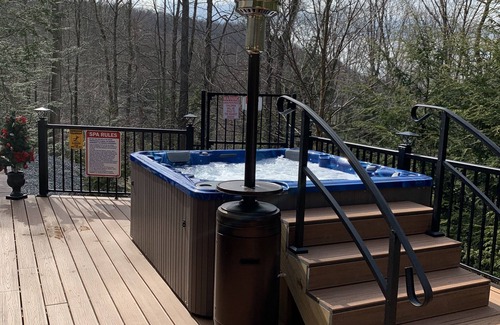 Elka Park Maison | Hottub, Sauna, Deck, Backyard, Hi-Speed Internet