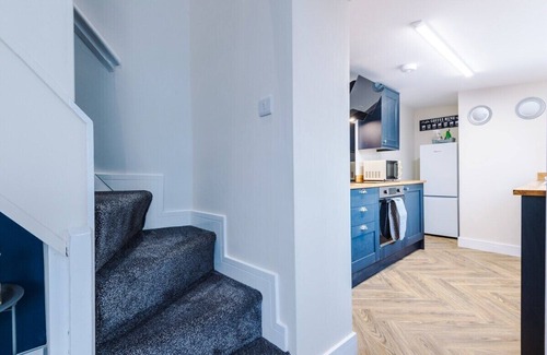 Bromley Cross Maison | Hough House - 4 bedrooms & spacious