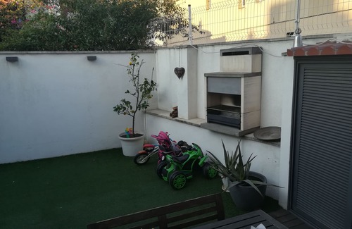 L'Hospitalet de Llobregat Maison | House with pool, garden and well connected