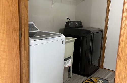 University Heights Maison | House 1/2 miles to Kinnick Stadium in University Heights