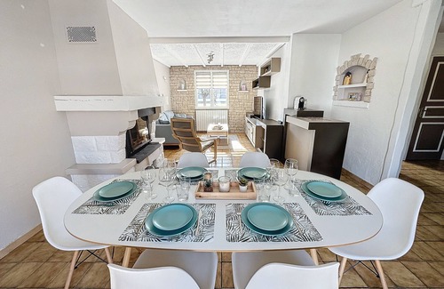 Champigny Maison | Maison 2 Chambres avec Jardin , Véranda , Garage et Vélos à disposition