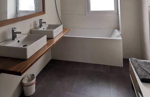 Cintegabelle Maison | Maison 15 personnes sur coteaux du Lauragais - Parc avec piscine - 7 chambres