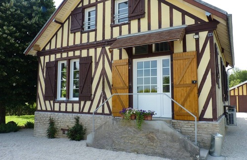 Bar-sur-Aube Maison | Maison 2 à 6 personnes dans trés beau parc avec Piscine privée et chauffée