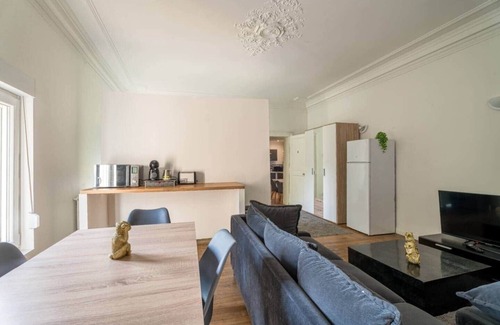 Woippy Maison | House 240m² - 7ch - 16pers' - 2sdb - 10TV - Wifi