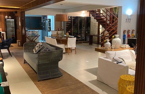 Praia do Forte Maison | Maison 4 Suites, Haute luxe. dans le plus récent condominium Praia do Forte