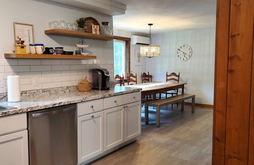 Cape Neddick Maison | House 5 min drive to beach, 2 minute drive to downtown Ogunquit & Perkins Cove
